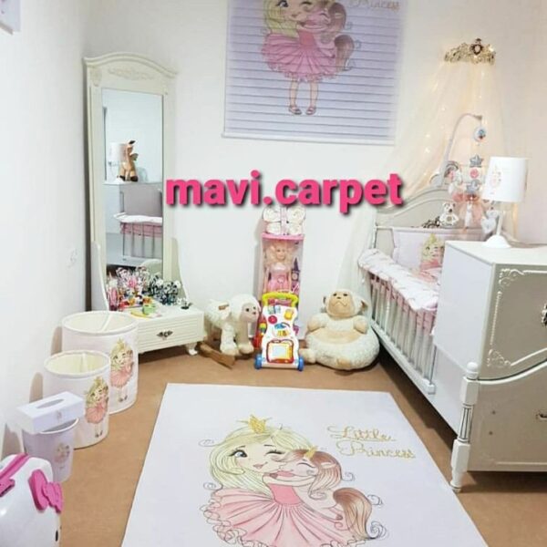 فرش اتاق کودک دخترانه طرح کیتی ماوی كارپت Mavi Carpet