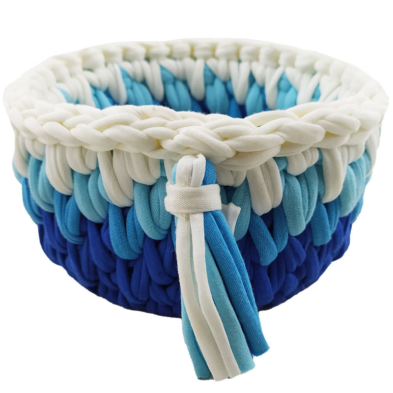 سبد تریکو منگوله دار آبی سایز کوچک