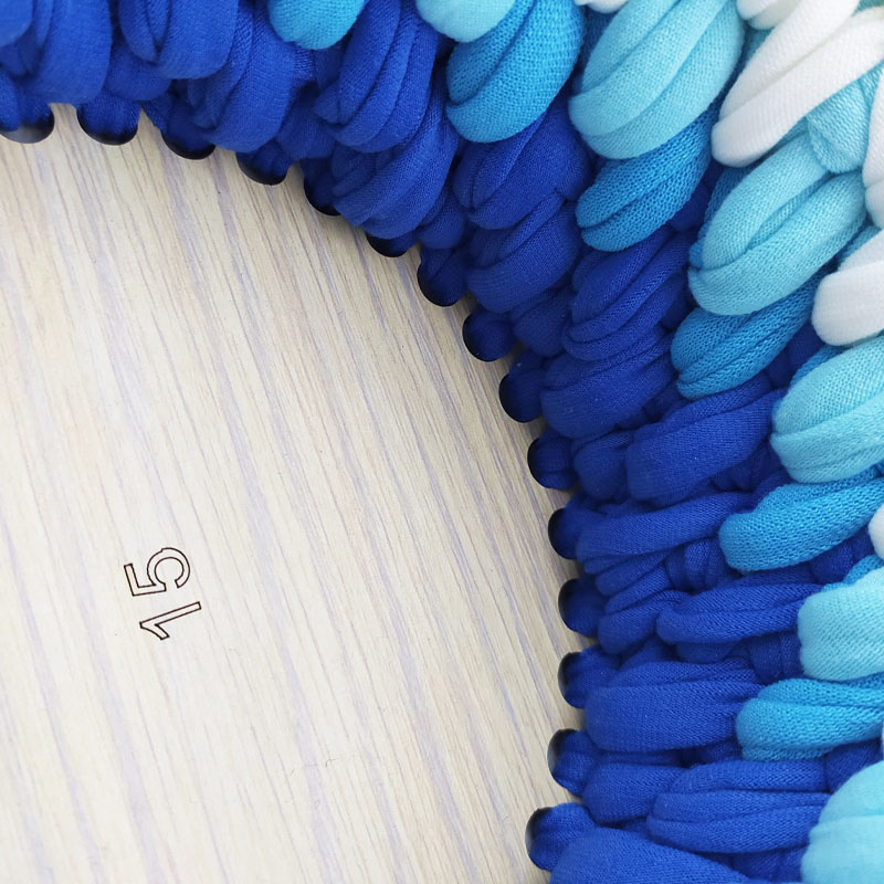 سبد تریکو منگوله دار آبی سایز کوچک