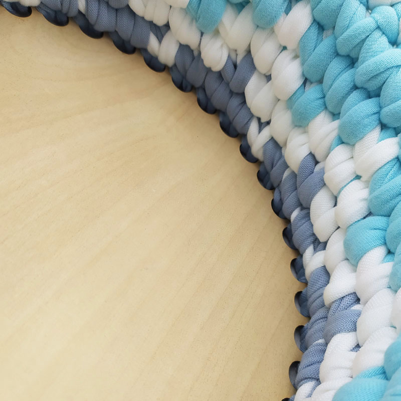 سبد تریکو منگوله دار فیروزه ای-طوسی سایز بزرگ