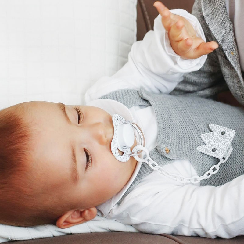 زنجیر پستانک طرح تاج سوآوینکس suavinex