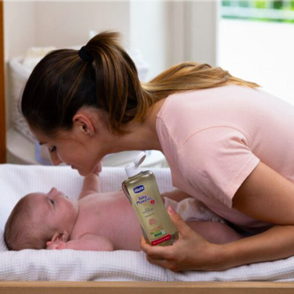 روغن ماساژ 200 میل با 74% فرمول طبیعی چیكو Chicco