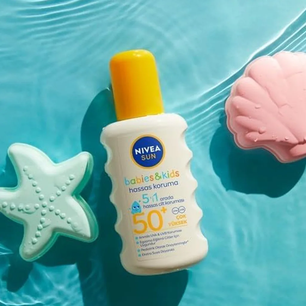 اسپری ضد آفتاب 5در1 نیوا SPF50 مقاوم برابر آب مرطوب كننده پوست های حساس 200میل Nivea