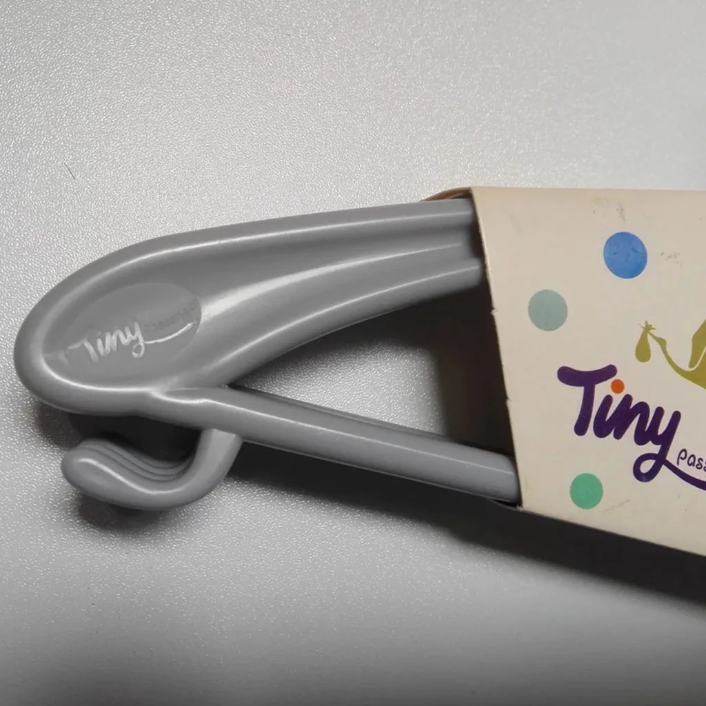 چوب لباسی پلاستیکی 4تایی تک رنگ تاینی Tiny