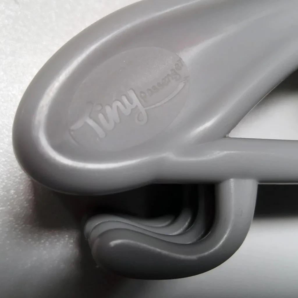 چوب لباسی پلاستیکی 4تایی تک رنگ تاینی Tiny