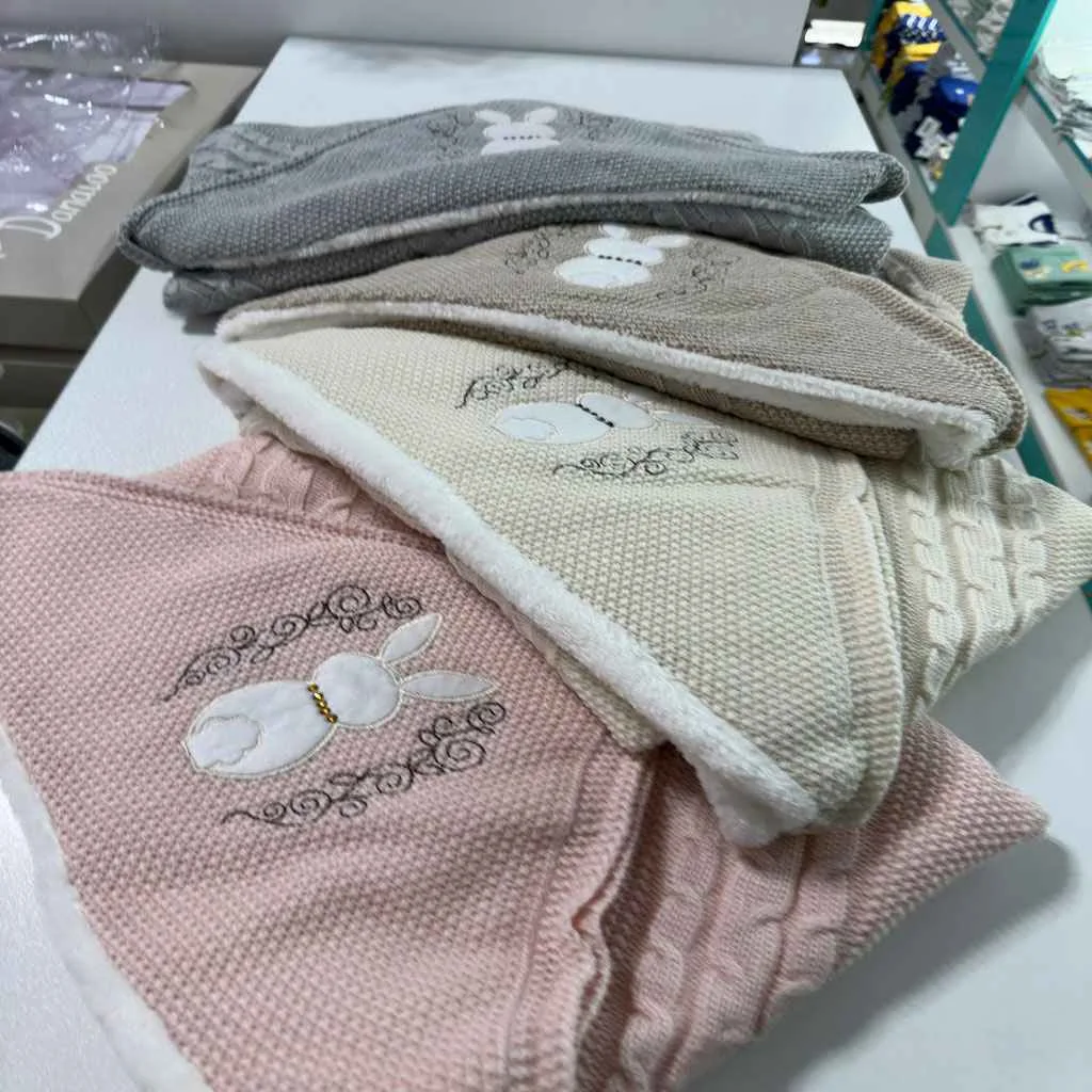 پتو بافت دوخت درشت مارپيچ كلاهدار گلدوزی خرگوش نگيندار مينل Minel