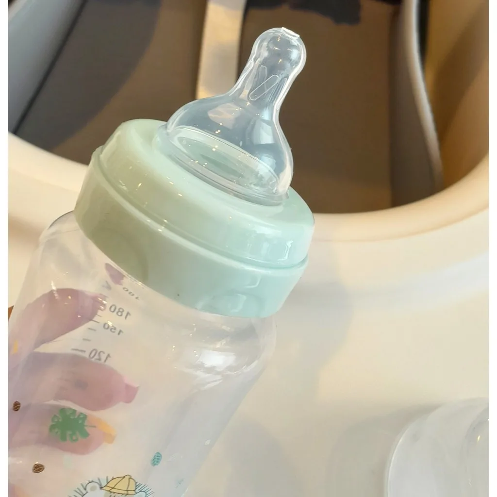 شیشه شیر کیکابو پلی پروپلین Jungle king PP برگ شیر 3+ماه 240میل Kikkaboo