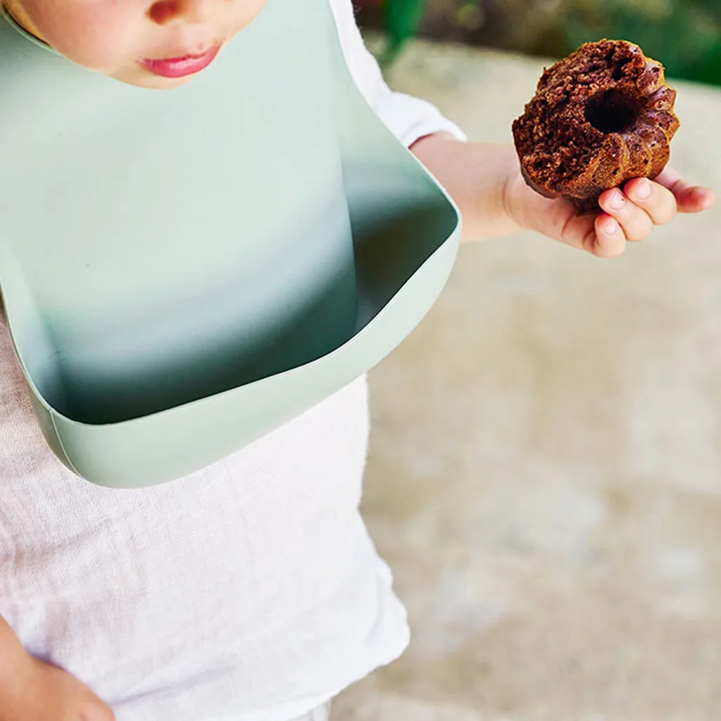 پیشبند سیلیکونی مینیک اوی اوی مدل Basicd Bib کاسه ای قابل تنظیم Minikoioi