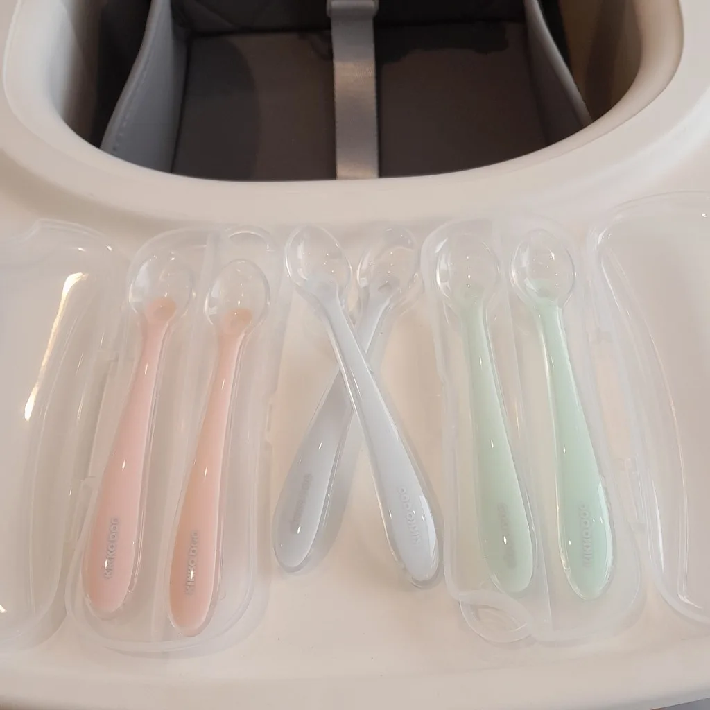 قاشق كيكابو سيليكونی Silicone spoons قابدار 4+ماه 2عددی Kikkaboo