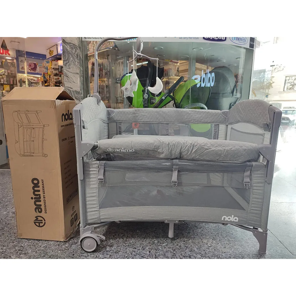 تخت پارک آنیمو مدل نولا Nola كنار مادر گهواره شو همراه با آویز تخت موزیکال Animo