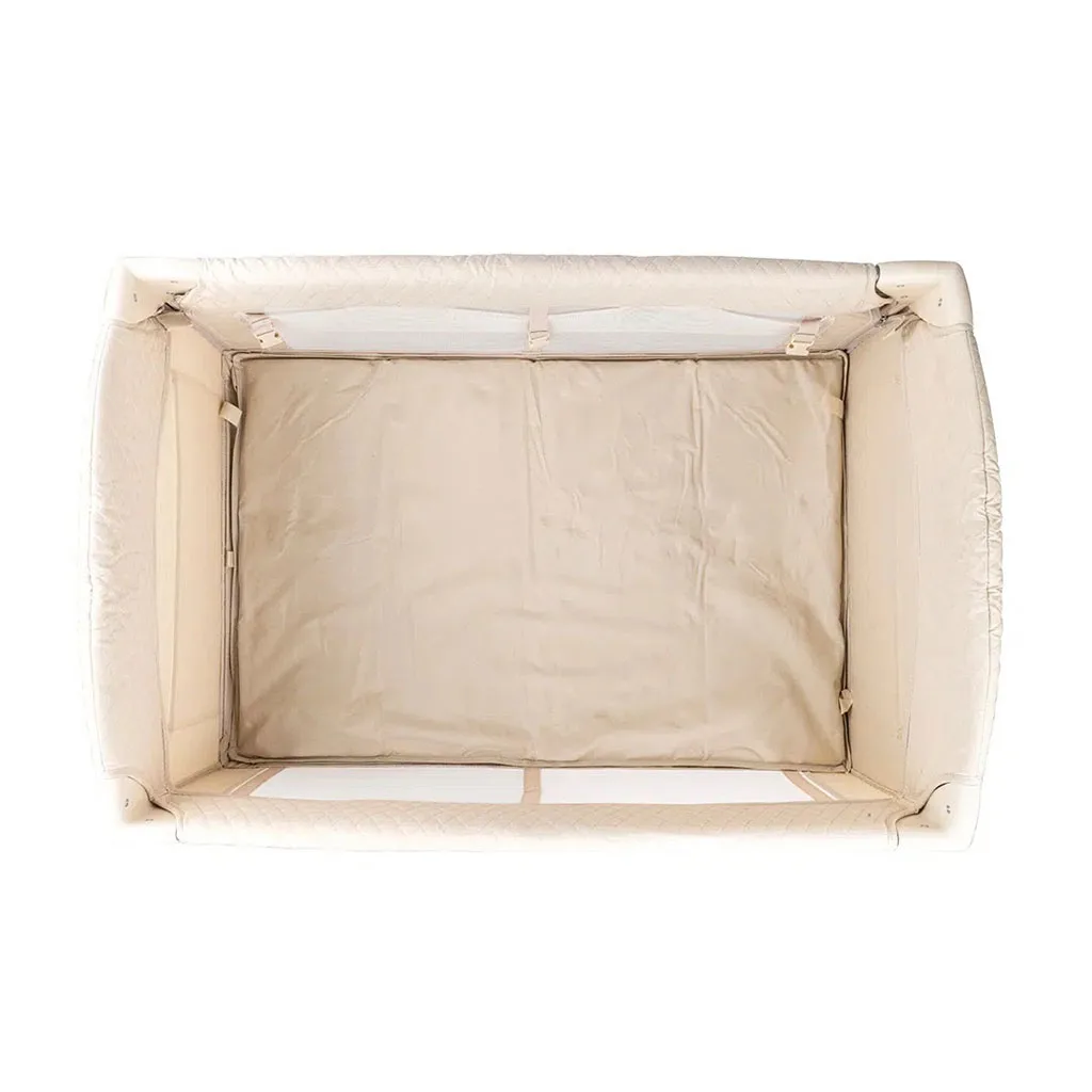 تخت پارک آنیمو مدل نولا Nola كنار مادر گهواره شو همراه با آویز تخت موزیکال Animo