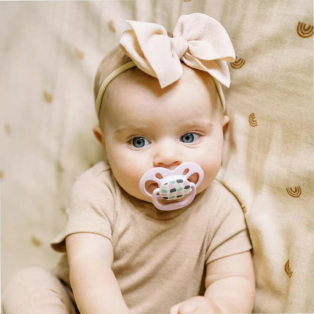 پستانک 2عددی ارتودنسی 6تا18ماه سنجاب اسکیت دکتر براون Dr.Browns