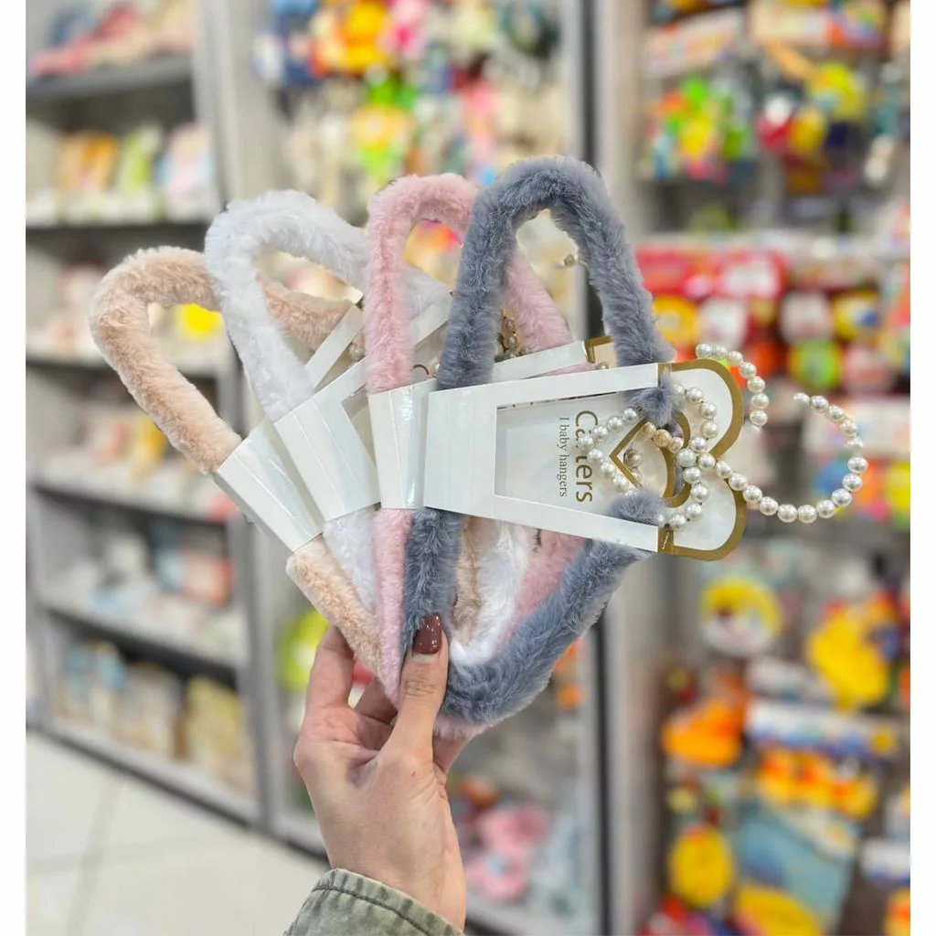 چوب لباسی خز پولیشی قلب صدفی کارترز Carters